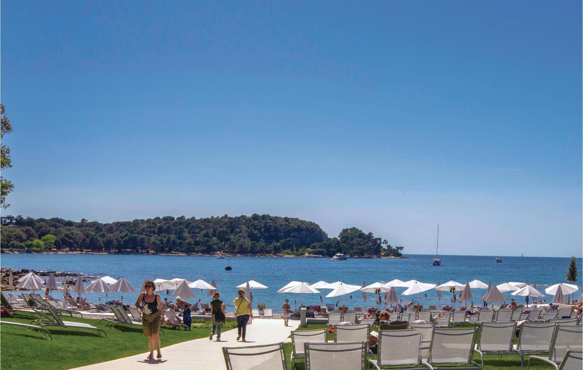 Amazing Apartment In Rovinj With Wifi ภายนอก รูปภาพ