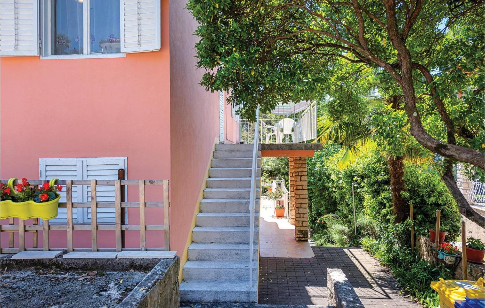 Amazing Apartment In Rovinj With Wifi ภายนอก รูปภาพ